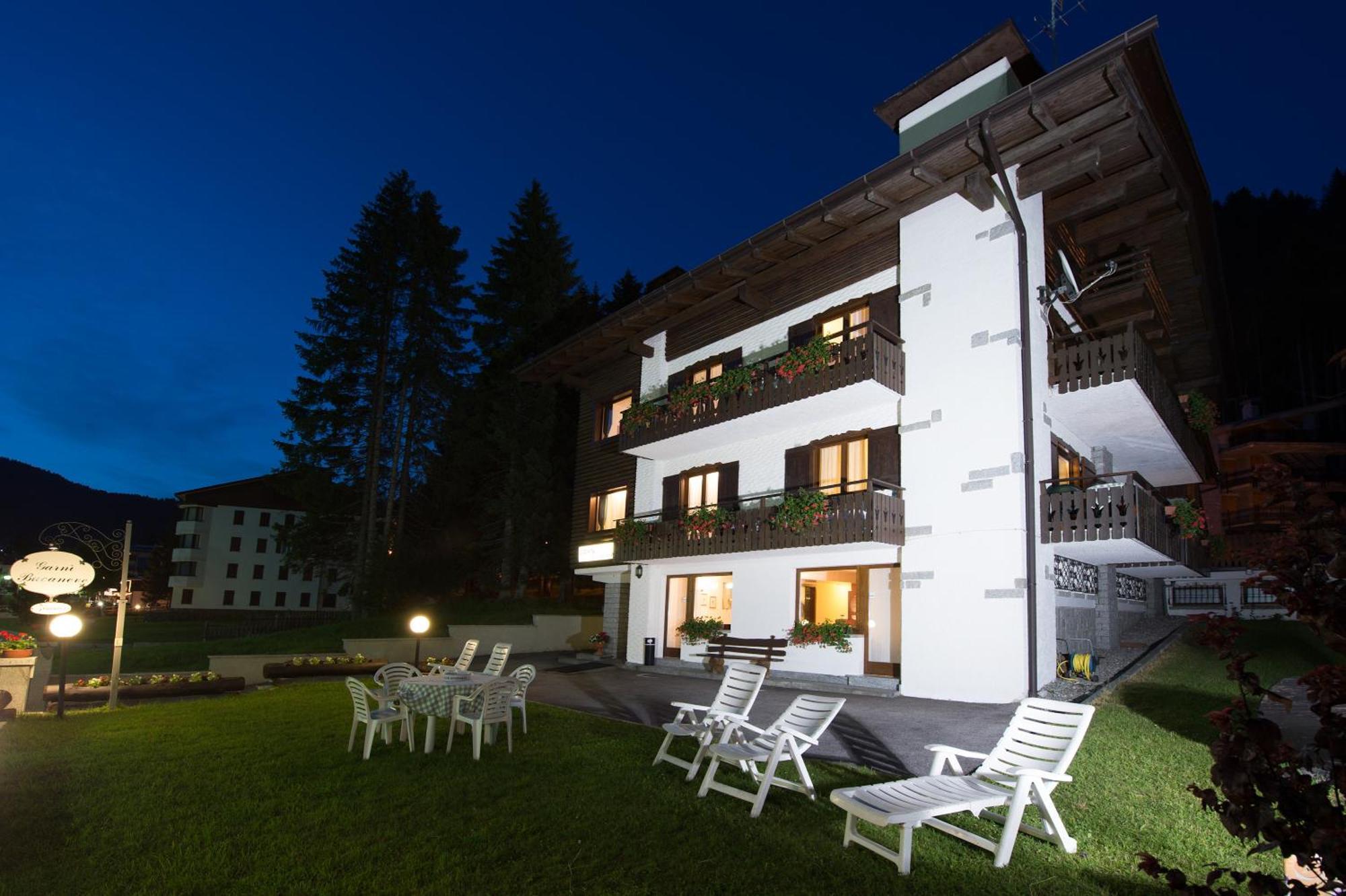 Garni Bucaneve Madonna di Campiglio Luaran gambar