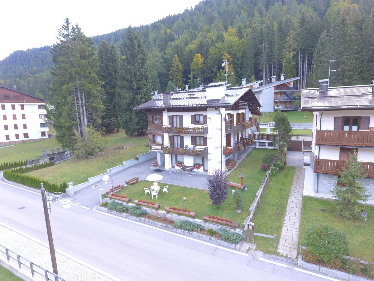 Garni Bucaneve Madonna di Campiglio Luaran gambar